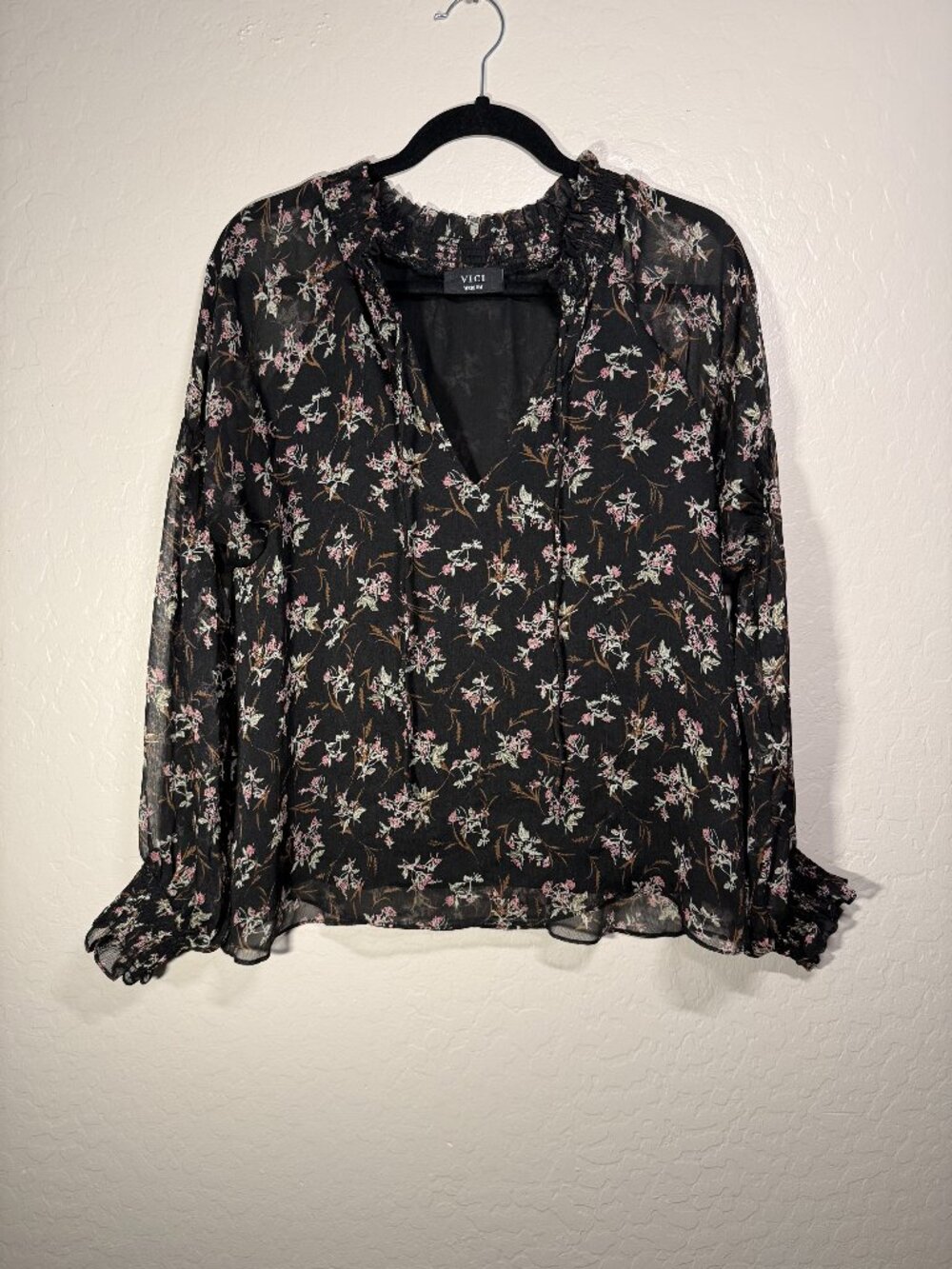 Black Floral Chiffon Long Sleeve Blouse / M